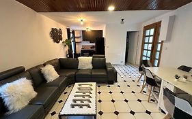 Agréable apparement dans une maison