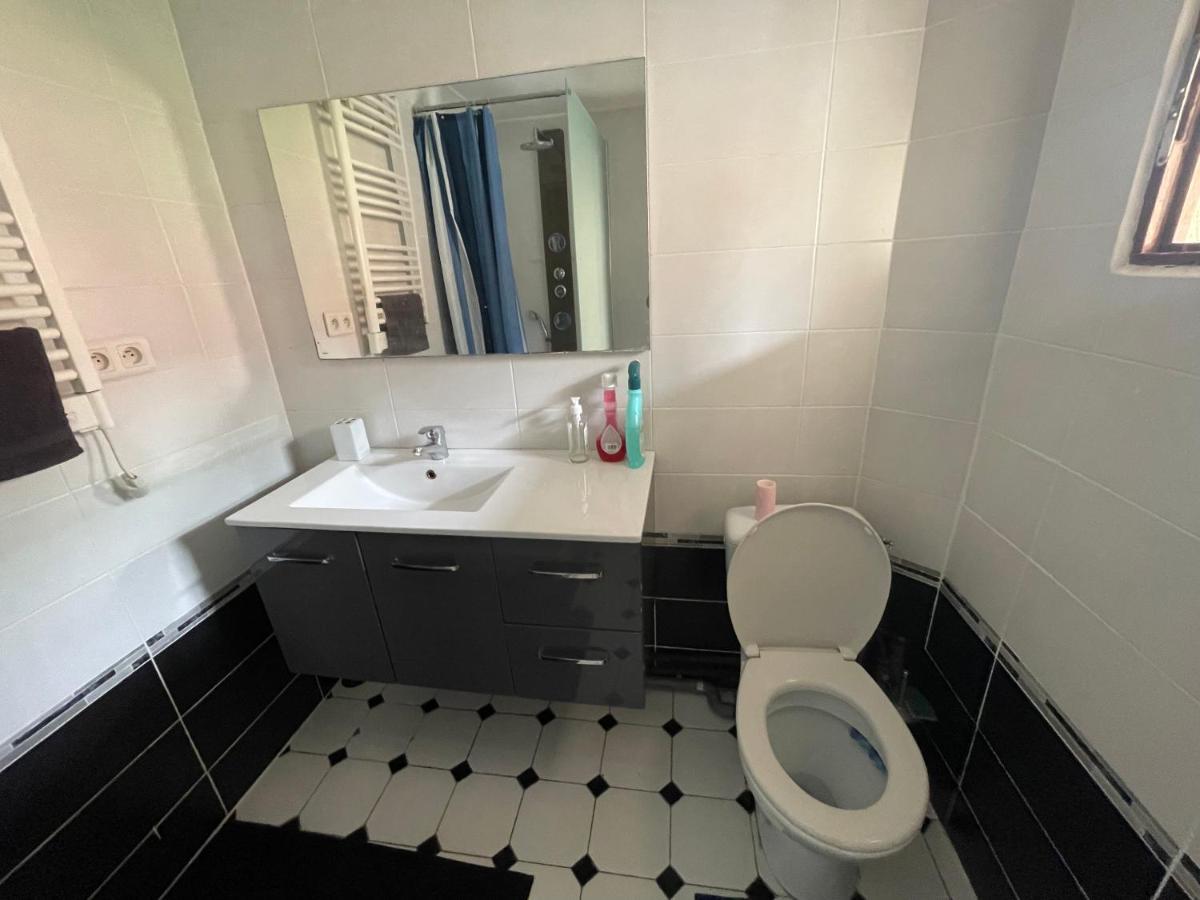 Hotel Agréable apparement dans une maison à Saint-Denis  Extérieur photo
