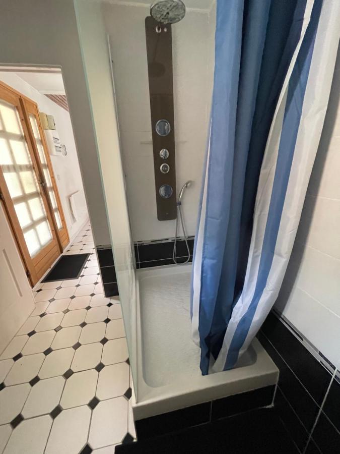 Hotel Agréable apparement dans une maison à Saint-Denis  Extérieur photo