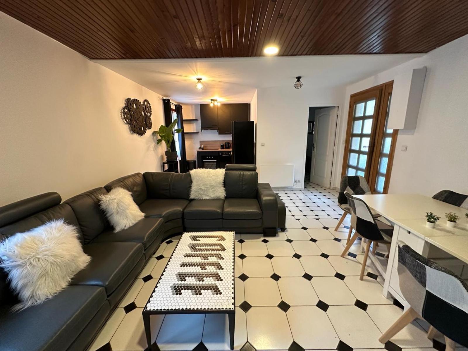 Hotel Agréable apparement dans une maison à Saint-Denis  Extérieur photo